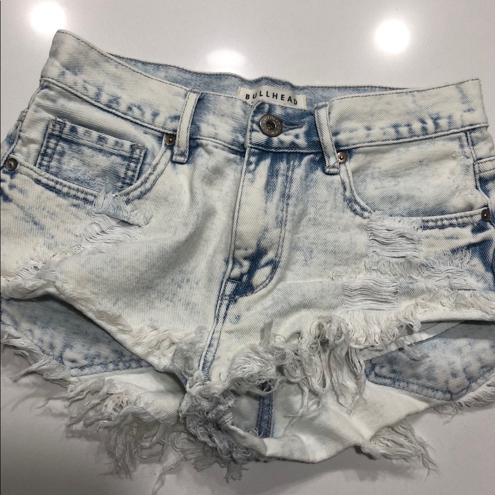 3/$18 Bullhead size 3 high waisted shorts